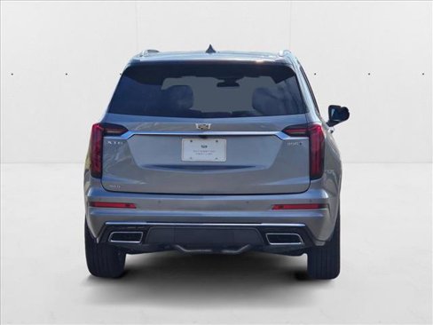 New 2025 Cadillac XT6 Luxury image 8