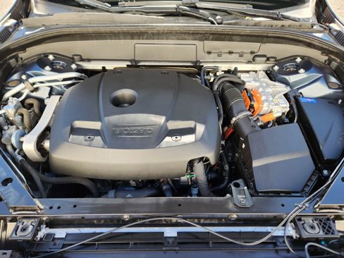 Certified 2023 Volvo XC60 T8 Plus image 20