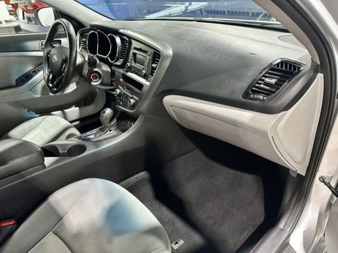 Used 2012 Kia Optima LX w/ Convenience Pkg image 18