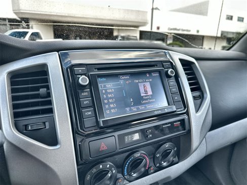 Used 2014 Toyota Tacoma PreRunner image 28