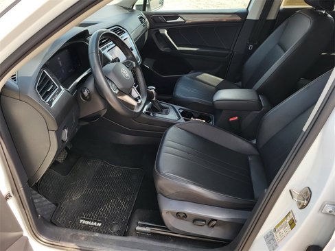 Used 2022 Volkswagen Tiguan SE w/ Panoramic Sunroof Package image 22