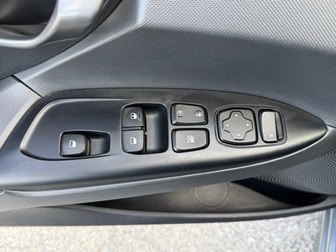 Used 2020 Hyundai Veloster 2.0 image 13