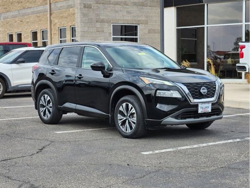 Used 2023 Nissan Rogue SV image 2