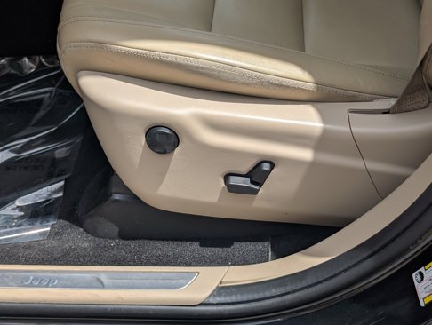 Used 2021 Jeep Grand Cherokee Limited image 16