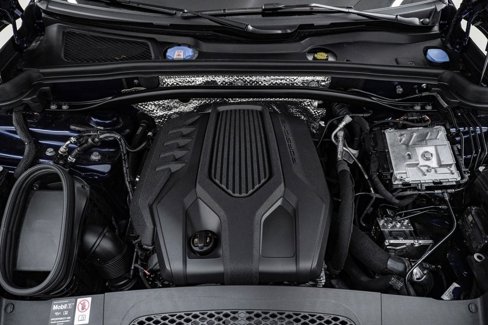 Certified 2025 Porsche Macan image 27