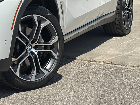 Certified 2022 BMW X5 sDrive40i w/ Luxury Seating Package image 3