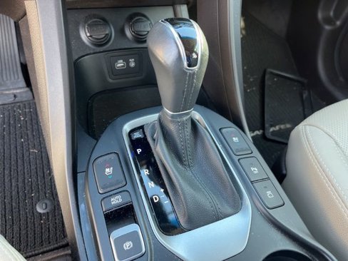 Used 2018 Hyundai Santa Fe Limited image 17