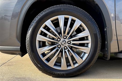 Used 2021 Toyota Highlander Platinum image 9