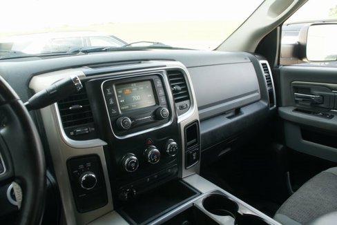 Used 2015 RAM 2500 SLT w/ Luxury Group image 22