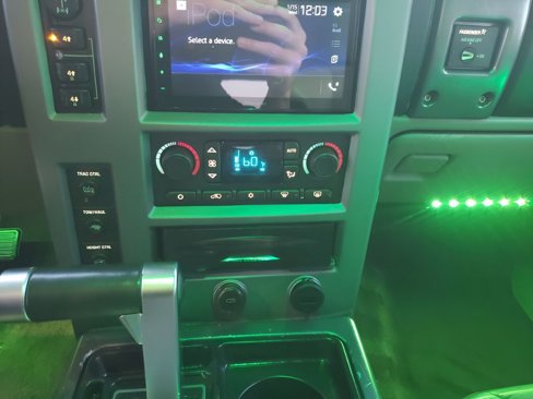 Used 2003 HUMMER H2 w/ Preferred Equipment Group image 40