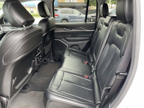 Used 2022 Jeep Grand Cherokee Limited image 11