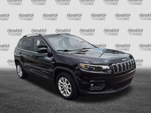 Used 2019 Jeep Cherokee Latitude w/ Cold Weather Group image 2