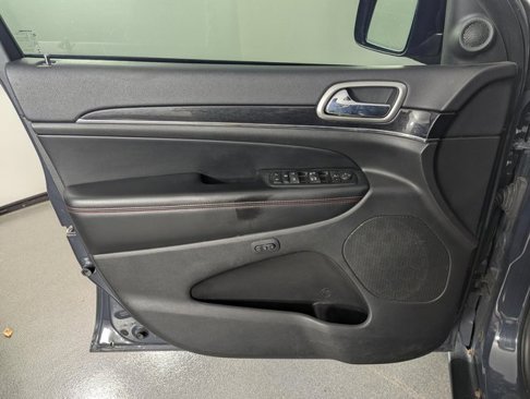 Used 2017 Jeep Grand Cherokee Trailhawk w/ Trailhawk Luxury Group image 9