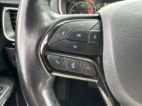 Used 2021 Jeep Cherokee Latitude Plus image 19