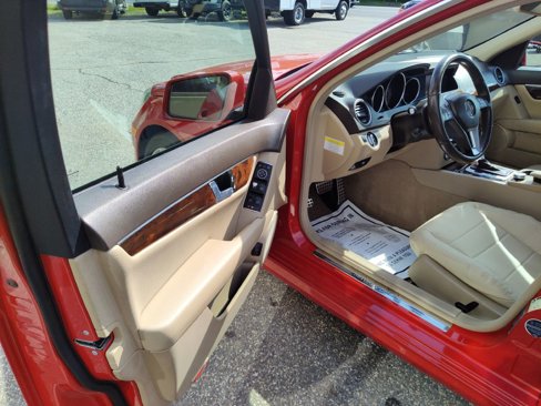 Used 2013 Mercedes-Benz C 250 Sedan image 11