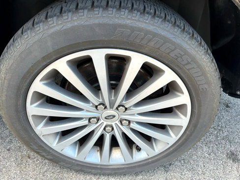Used 2011 Land Rover Range Rover Supercharged image 3