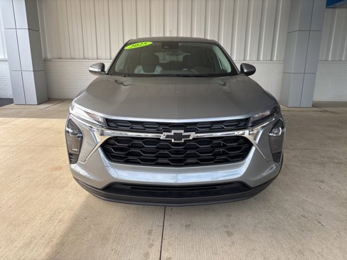 New 2025 Chevrolet Trax LS w/ LS Convenience Package image 2