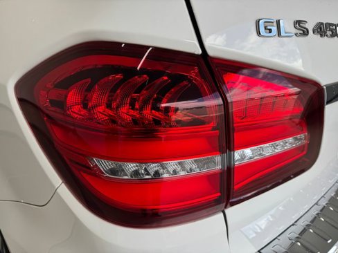 Used 2018 Mercedes-Benz GLS 450 4MATIC image 34