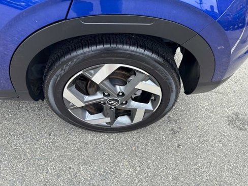 Certified 2022 Hyundai Venue Limited w/ Cargo Package image 12