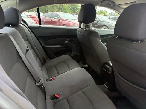 Used 2016 Chevrolet Cruze LT image 7