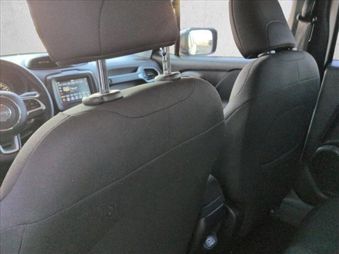 Used 2020 Jeep Renegade Latitude image 16