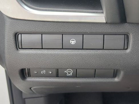 Used 2023 Nissan Rogue SV image 20