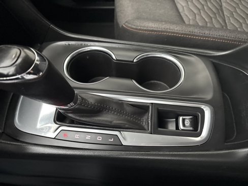 Used 2019 Chevrolet Equinox LT w/ Driver Convenience Package image 16