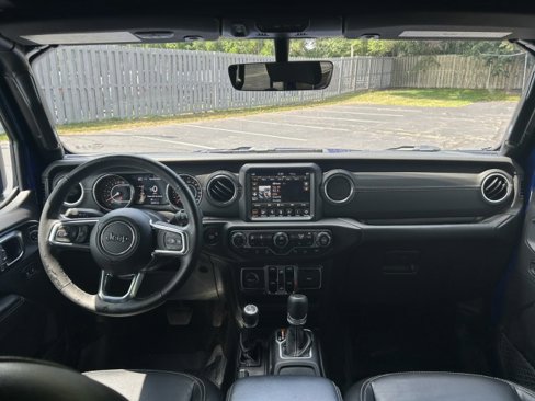 Used 2020 Jeep Wrangler Unlimited Sahara image 9