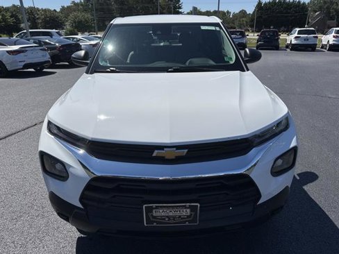 Used 2023 Chevrolet TrailBlazer LS image 2