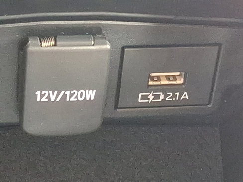 Used 2021 Toyota Corolla LE w/ Carpet Mat Package (TMS) image 25