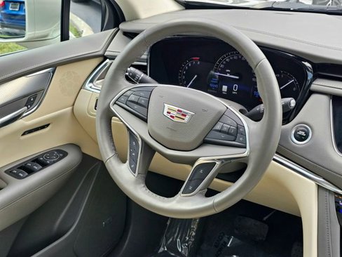 Used 2017 Cadillac XT5 Premium Luxury image 30