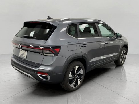 New 2025 Volkswagen Taos SE image 3