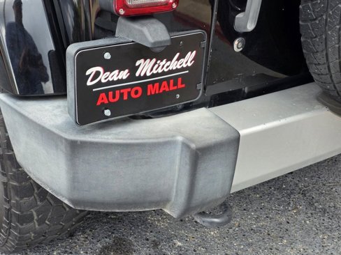 Used 2012 Jeep Wrangler Unlimited Sahara image 24