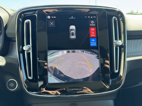 New 2026 Volvo XC40 B4 Core w/ Protection Package image 22