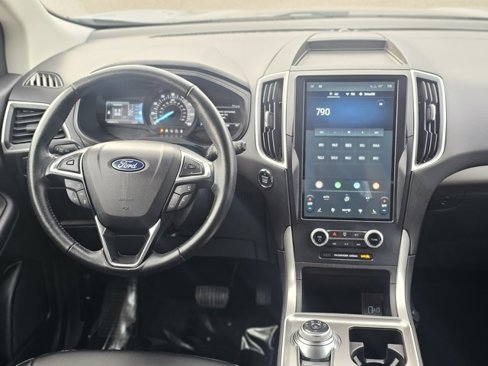 Used 2023 Ford Edge SEL image 2