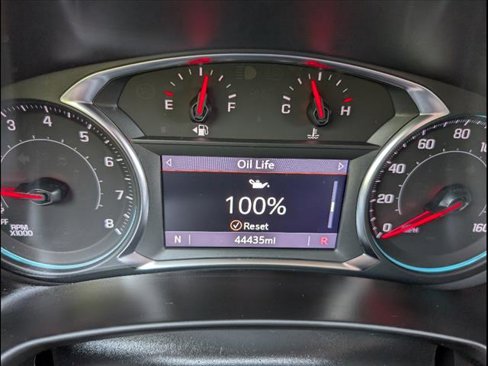 Used 2023 Chevrolet Equinox Premier image 10