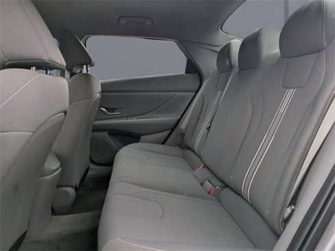Used 2023 Hyundai Elantra SEL w/ Convenience Package image 12