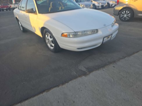 Used 2000 Oldsmobile Intrigue GX image 8