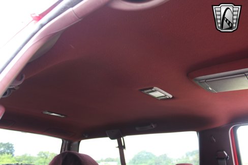 Used 1995 Chevrolet Tahoe 4WD 2-Door image 26