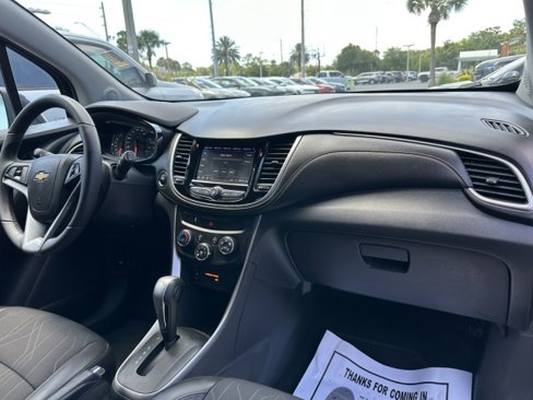Used 2022 Chevrolet Trax LT w/ Sport Edition image 41