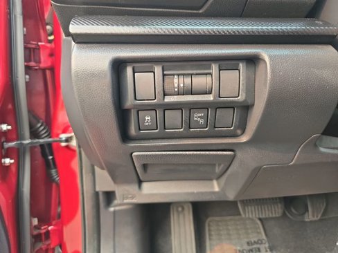 Used 2019 Subaru Crosstrek 2.0i Premium w/ Moonroof Package image 17