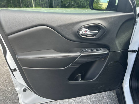 Used 2014 Jeep Cherokee Limited image 13
