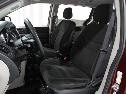 Used 2018 Dodge Grand Caravan SE image 5