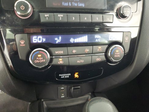 Used 2014 Nissan Rogue SV image 19