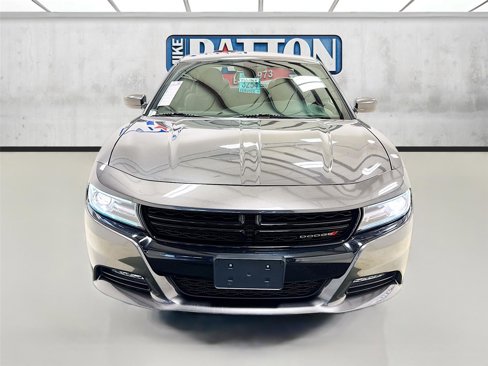 Used 2019 Dodge Charger SXT image 2