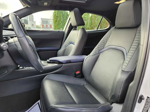 Used 2021 Lexus UX 250h w/ Premium Package image 10