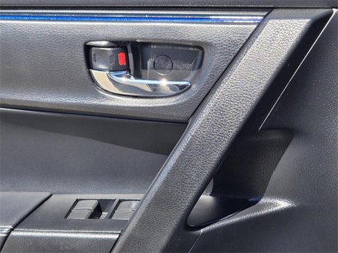 Used 2017 Toyota Corolla SE image 27