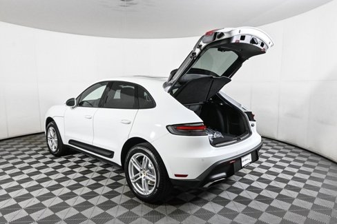 Certified 2025 Porsche Macan image 34