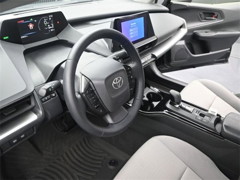 Used 2023 Toyota Prius LE image 5