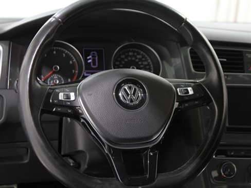 Used 2017 Volkswagen Golf Alltrack S image 7